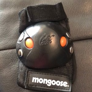 Mongoose gel elbow pads - gently used